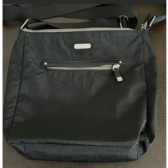 Baggallini Black All Around Town Crossbody Bag - Picture 3 of 7